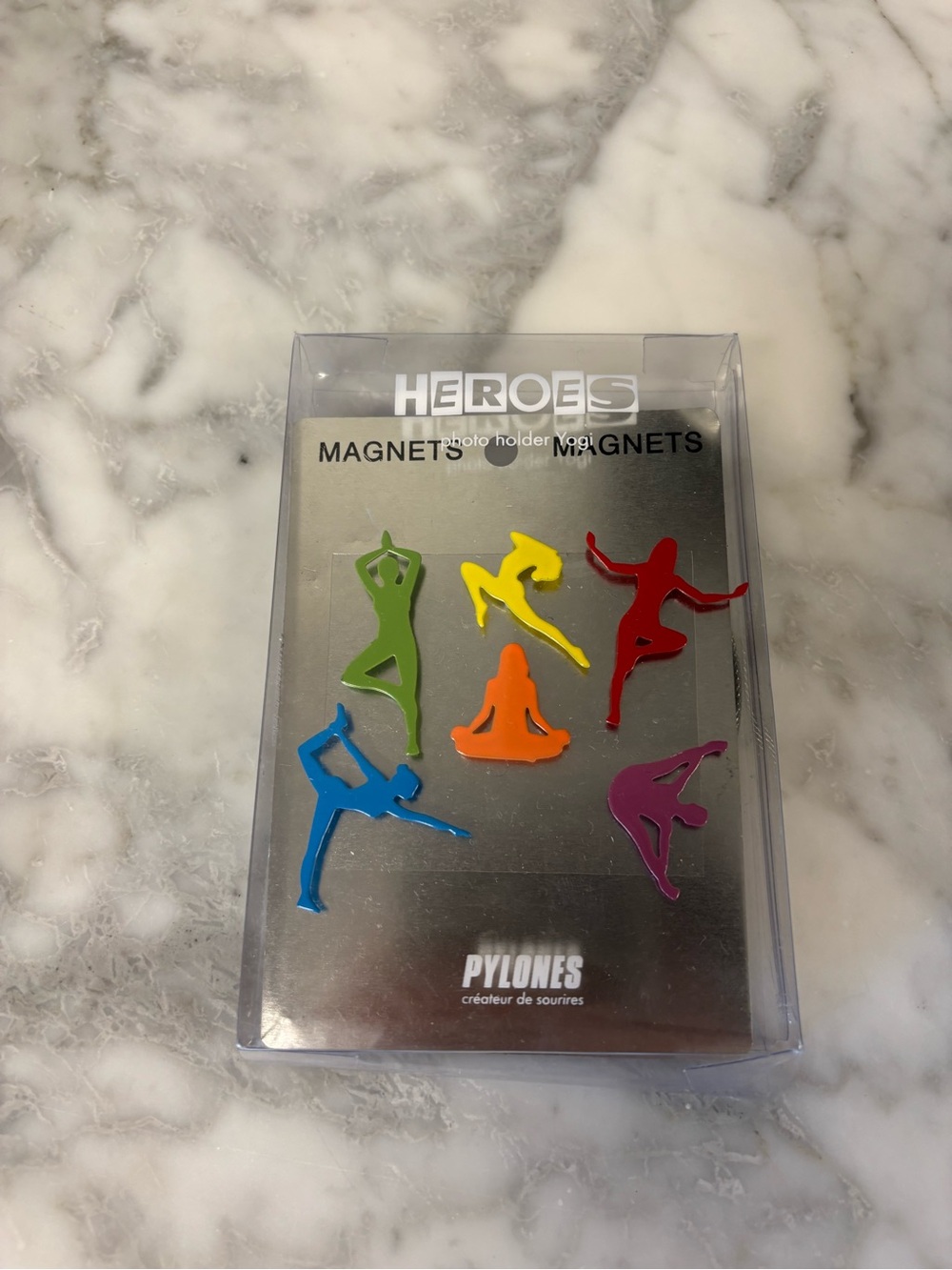 Heroes Yoga Pose Magnets and cable - Multicolor